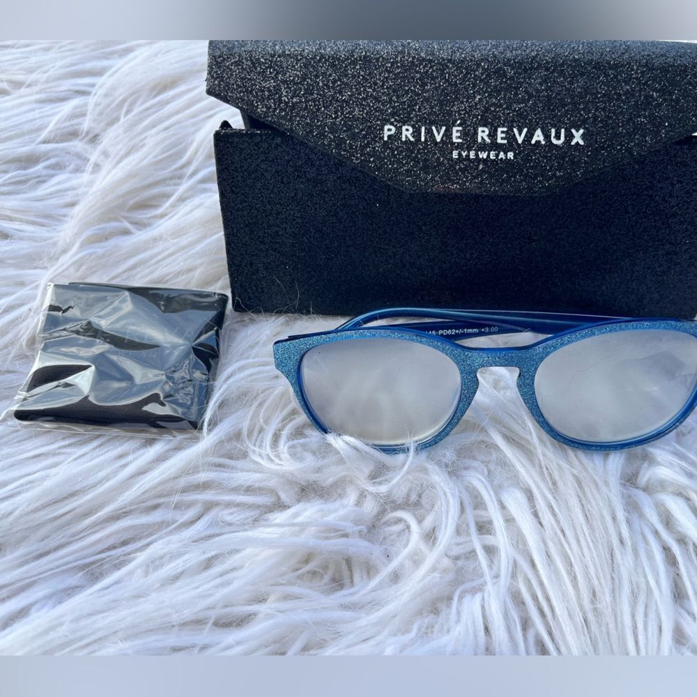 Woman’s  glasses and case💥PRIVE’ REVAUX💥eyewear